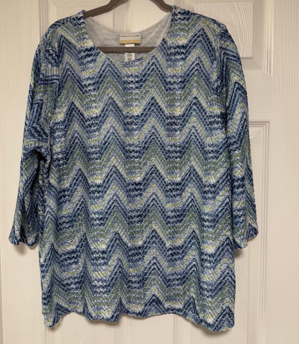 Alfred Dunner Women's Blue Green Chevron Mesh Lining Top Size 3X